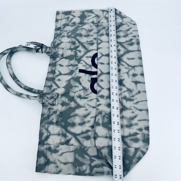 Alo Yoga Large tote Bag.  NWT. - Picture 11 of 16